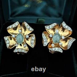 1960s Vintage Aquamarine Diamond 18k Yellow Gold Earrings Clips Floral Retro