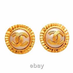 Authentic Vintage Chanel clip on earrings CC logo faux pearl round #af304