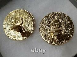 CHANEL AUNTHETIC VINTAGE CC Button Crystal Earrings Gold Black Clip-On