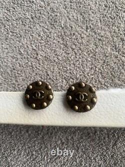 CHANEL Clip On Earrings Vintage. 97A. Metal Coin CC Clip On. Authentic