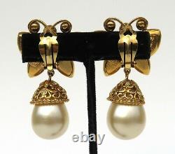 CHRISTIAN DIOR Vintage Gold Tone Strass Butterfly Faux Pearl Clip On Earrings