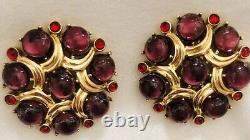 CROWN TRIFARI earrings cabochon gold tone red berry signed vintage 55-69 clip on