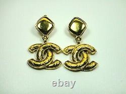 Chanel Quilted CC Dangling Drop Large Gold Tone Clip Earrings Signed Vintage