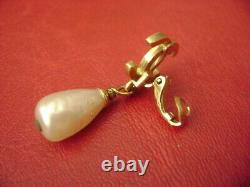 Chanel vintage CC logo pearl with clip earring 1 piece