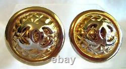 EARLY CHANEL CC LOGO GOLD PLATED ROUND CLIP EARRINGS VINTAGE authentic