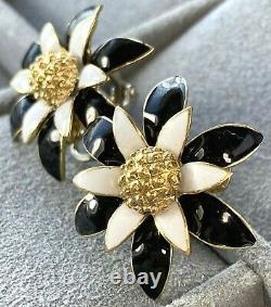 Frascarolo 18K Yellow Gold Black White Enamel Flower Vintage Clip-On Earrings