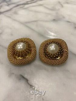 Luisa Via Roma Firenze Vintage 1980's large gold and pearl clip-on earrings