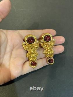 Rare Vintage ELIZABETH TAYLOR For Avon GILDED AGE Cherub Cabochon Clip Earrings