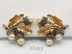VERY RARE Signed 1950s TRIFARI Vintage ACORN faux Pearl CLIP on EARRINGS