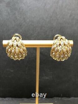 Vintage 18K Spitzer & Furman Scalloped Leaf Diamond Huggie Omega Clip Earrings