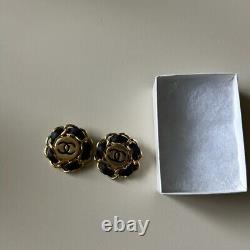 Vintage 1980s CHANEL Clip On Gold Earrings