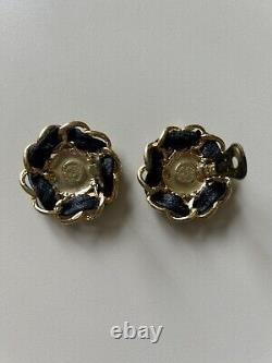 Vintage 1980s CHANEL Clip On Gold Earrings