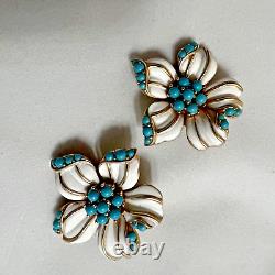 Vintage 50s 60s Trifari white enamel turquoise bead clip earrings 1.25 goldtone