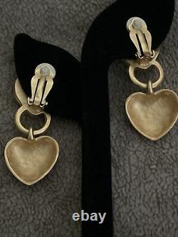 Vintage Anne Klein RARE HEART BRUSHED GOLD FAUX PEARL Earrings clip-on Gold