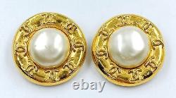 Vintage CHANEL Round Faux Pearl Gold CC Logo Trim Clip On Earrings