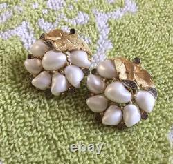 Vintage Crown Trifari Baby Tooth Pearl Clip On Earrings Gold Leaves Stamped