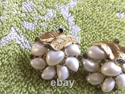 Vintage Crown Trifari Baby Tooth Pearl Clip On Earrings Gold Leaves Stamped