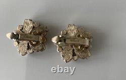 Vintage Crown Trifari Sorrento Baby Tooth Pearl Rhinestone Clip On Earrings
