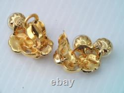 Vintage Designer Pennino Gold Tone Lilly Pad Mabe Pearl Earrings Clip Back