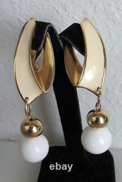 Vintage Givenchy Gold-plated Faux Pearl Drop Dangle Clip Earrings 3 1/4 Runway