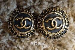 Vintage gold chanel earrings clip on