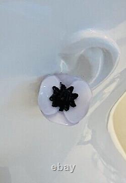 Vintage signed Cilea Paris white poppy flower button resin clip earrings 1 in