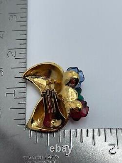 Vogue Bijoux Glass Flower Vintage Gold Tone Leaf Clip On Earrings Signed