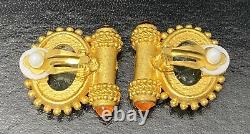 Vtg Linda Levinson Glass Cameo Clip On Earrings Etruscan Matte Costume Jewelry